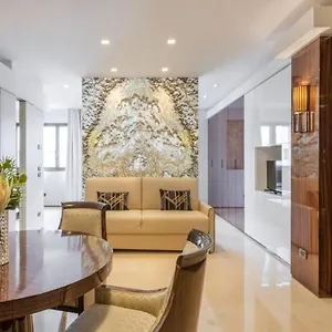 https://royal-suites-luxury-duomo.italymilanhotels.net