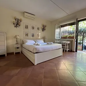 Lux Piramide Apartment