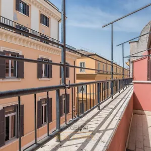 By The Spanish Steps Apartment